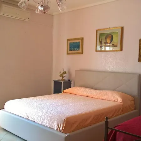 Fronte - 50m Dalla Apartment *